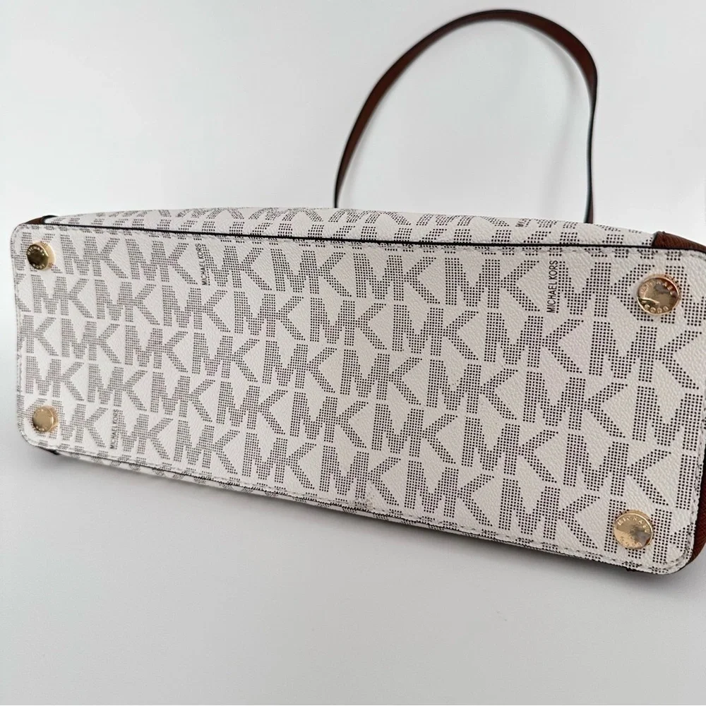 New Michael Kors Maddie Signature Tote Carryall Bag in Vanilla